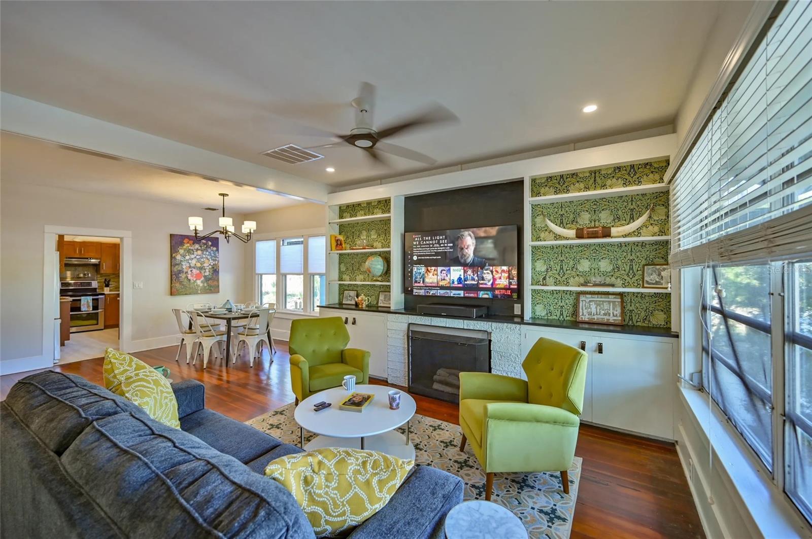 Image 2 of 24 For 2408 Hillview Street