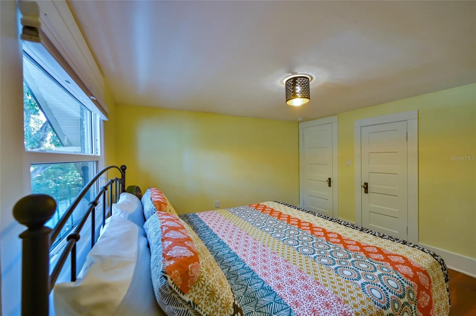 Image 21 of 24 For 2408 Hillview Street