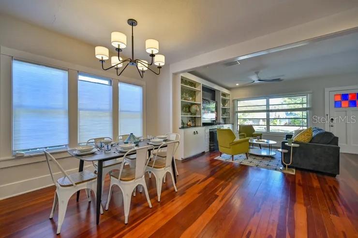 Image 3 of 24 For 2408 Hillview Street