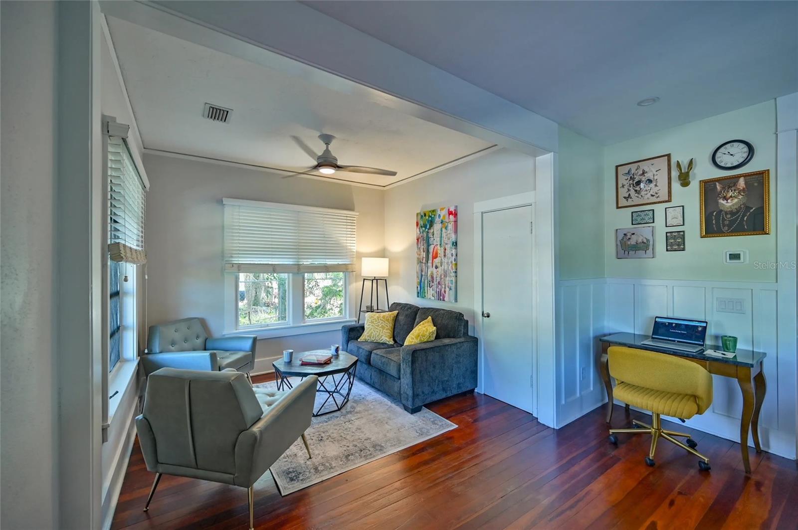 Image 4 of 24 For 2408 Hillview Street