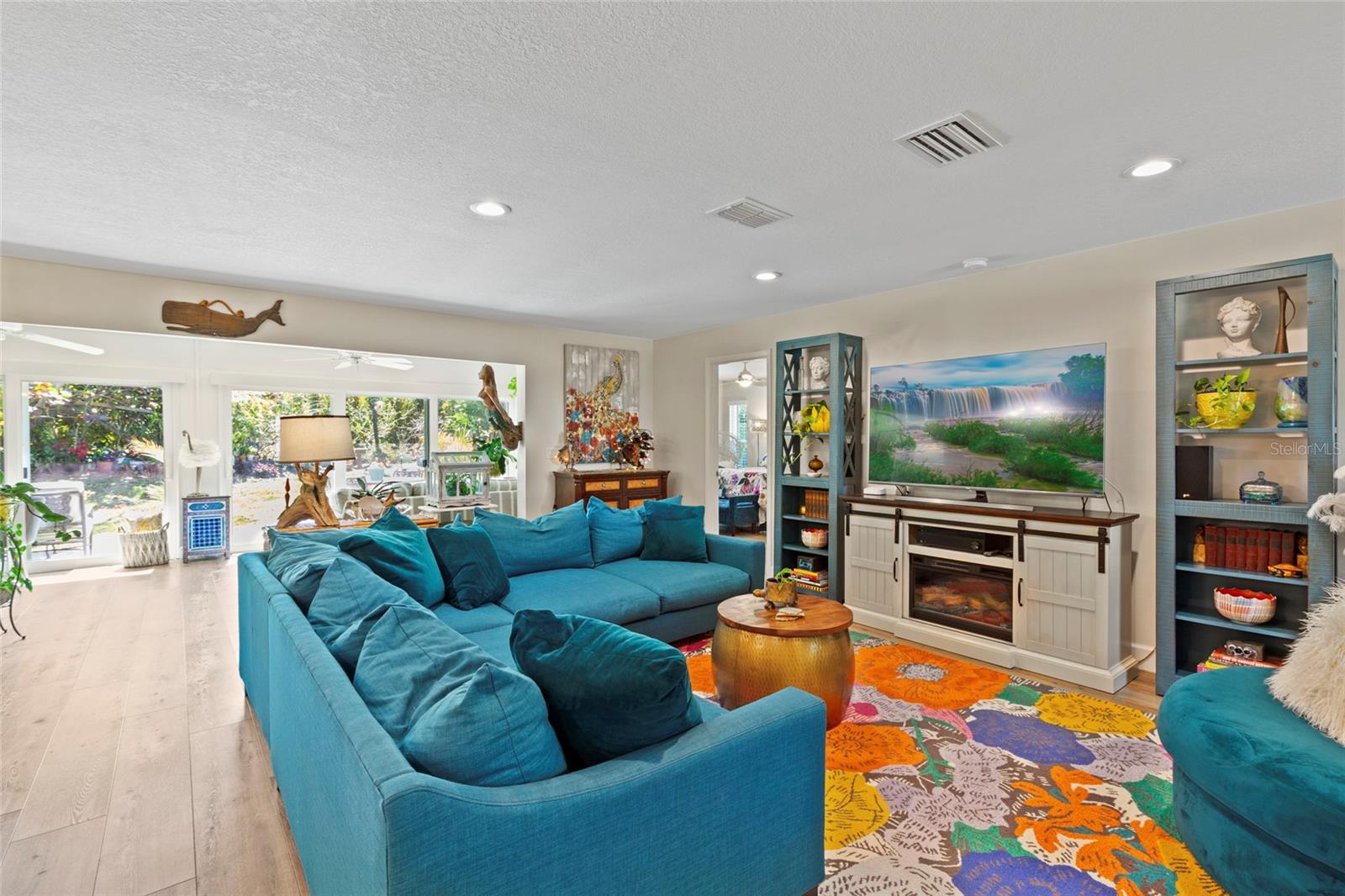 Image 8 of 25 For 5612 Palm Aire Drive