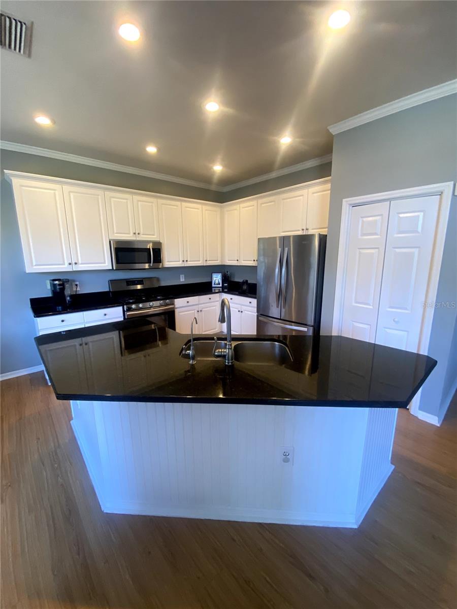 Image 3 of 21 For 6020 Martinglade Place