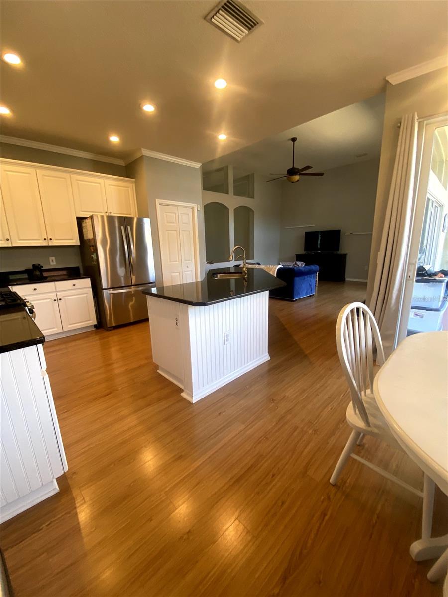 Image 5 of 21 For 6020 Martinglade Place