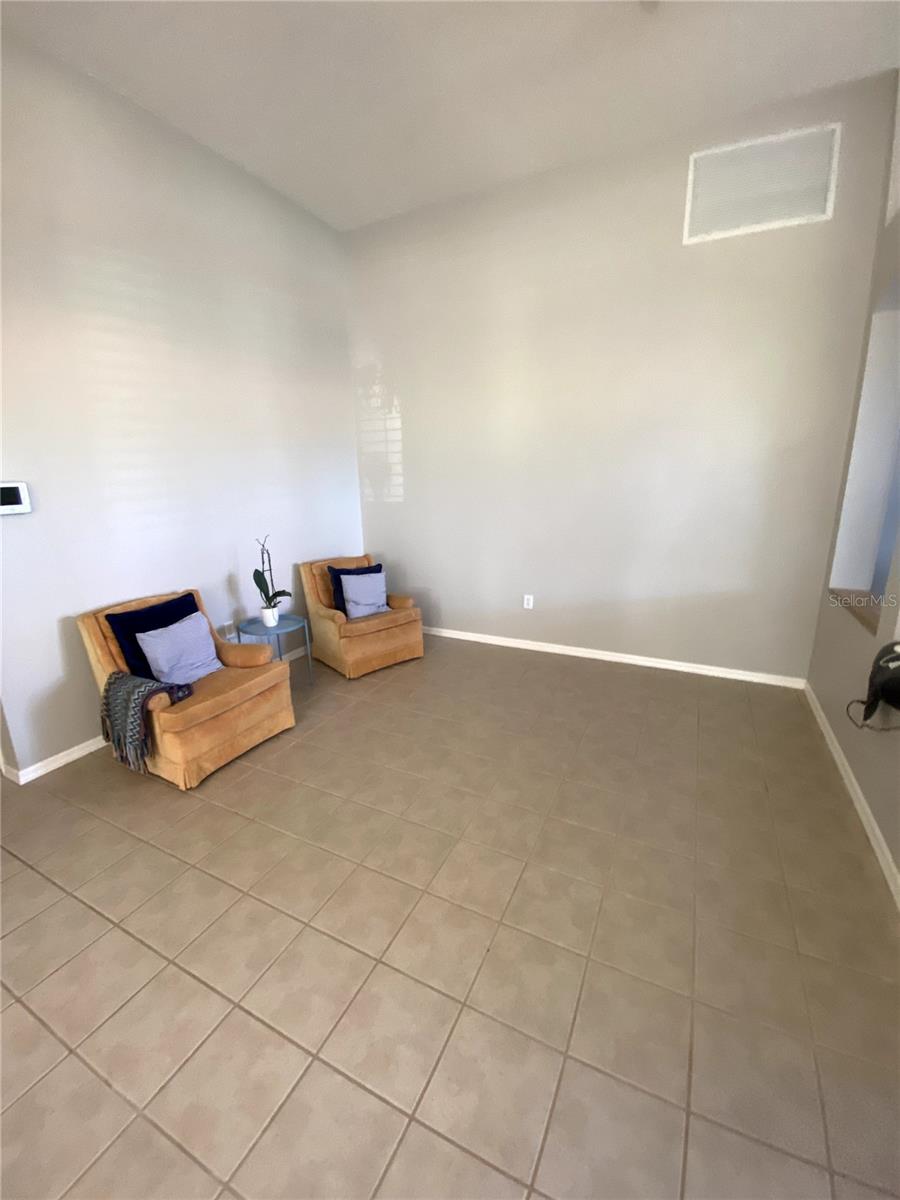 Image 8 of 21 For 6020 Martinglade Place