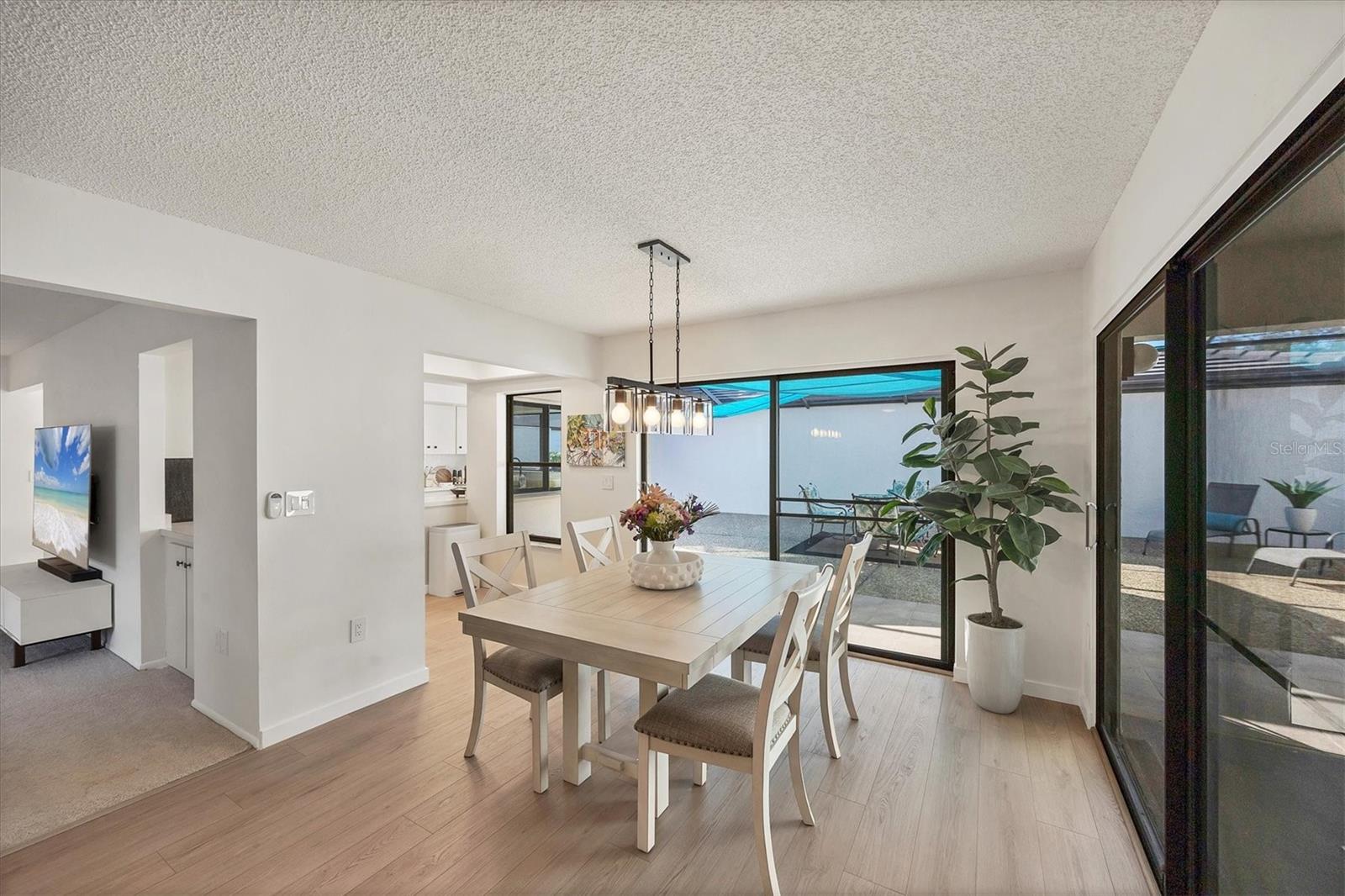 Image 15 of 50 For 3919 Glen Oaks Manor Drive