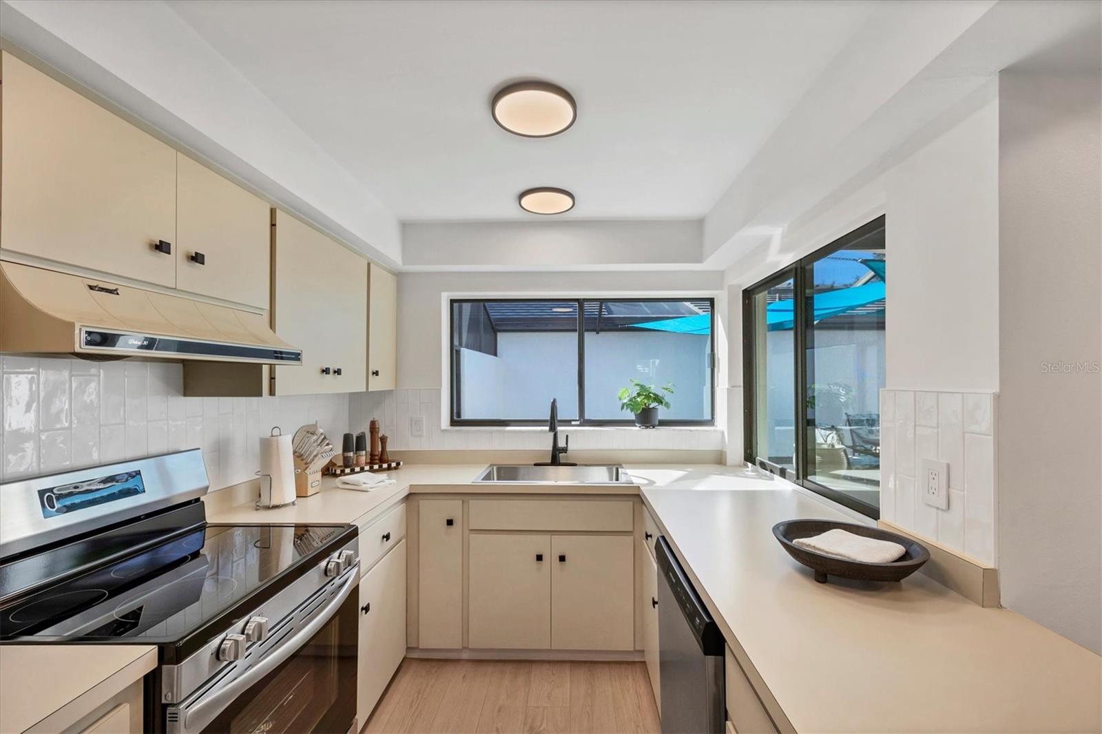 Image 17 of 50 For 3919 Glen Oaks Manor Drive