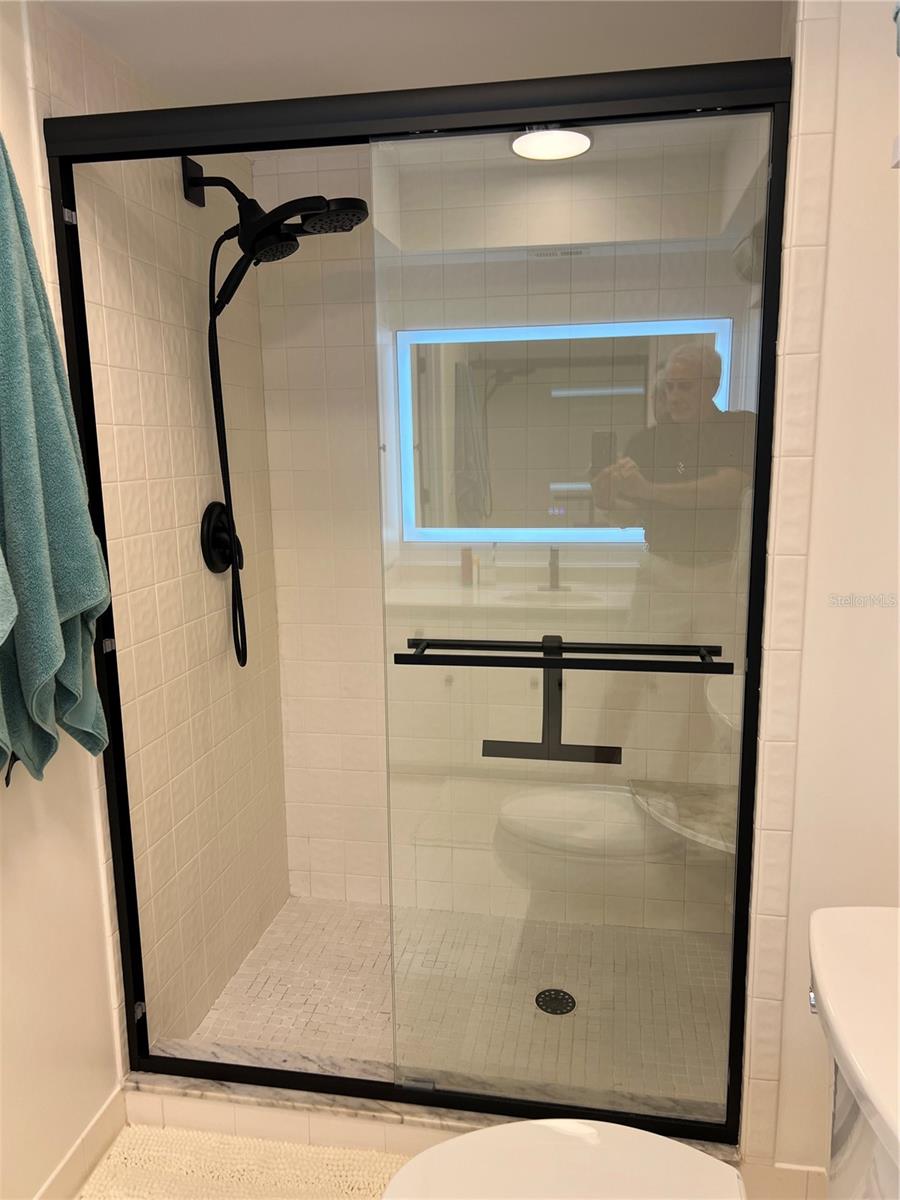 Image 28 of 50 For 3919 Glen Oaks Manor Drive