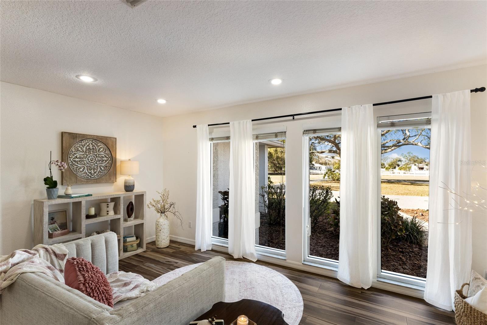 Image 17 of 92 For 1516 Fox Creek Drive