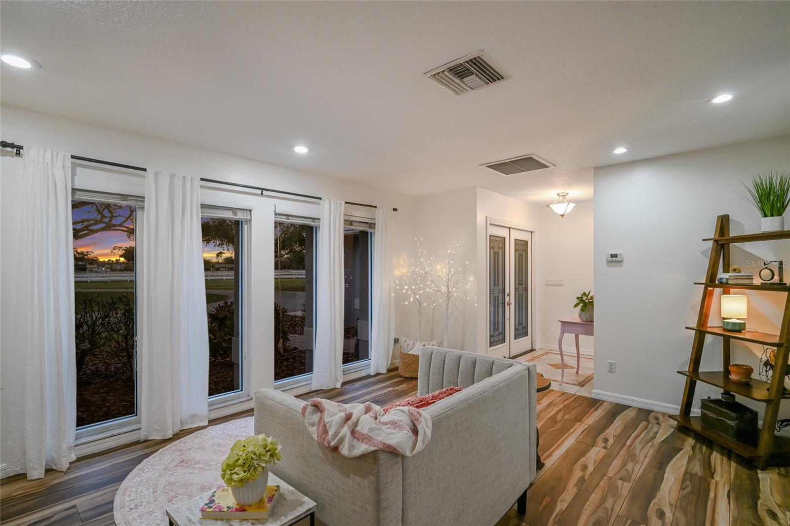 Image 18 of 92 For 1516 Fox Creek Drive