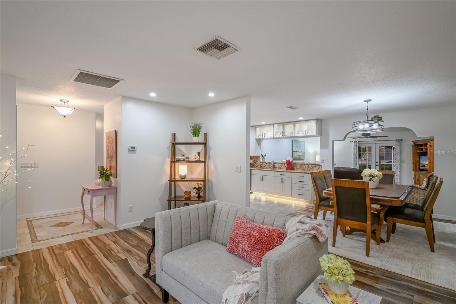 Image 19 of 92 For 1516 Fox Creek Drive