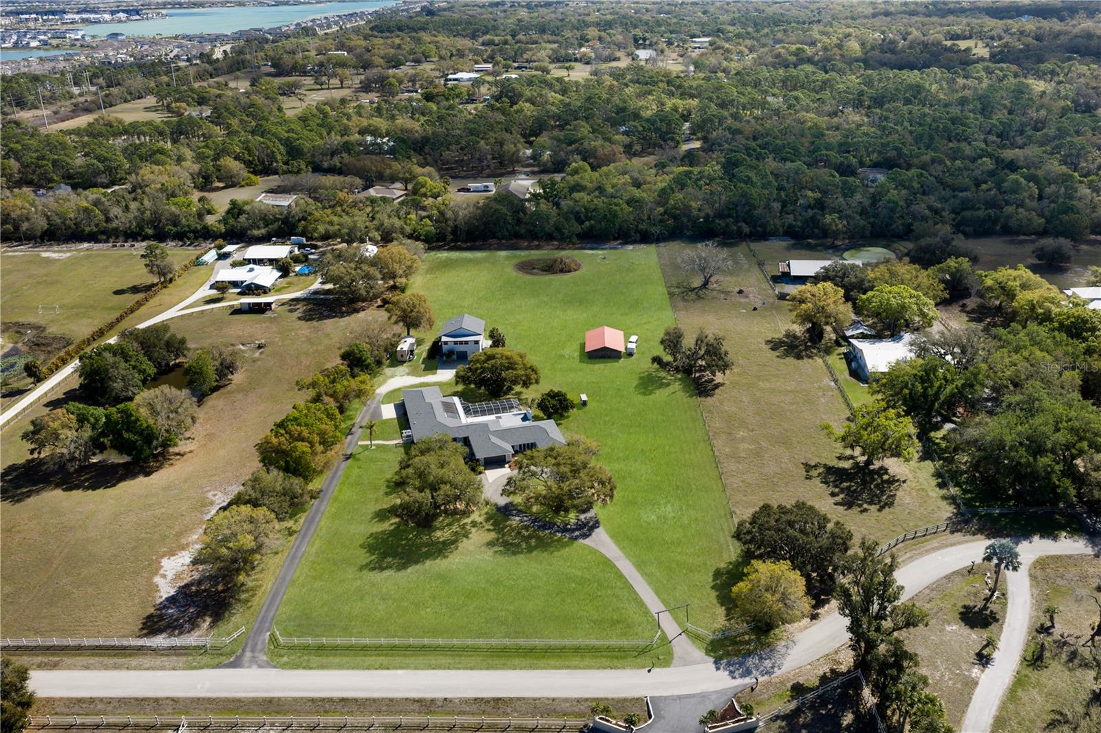 Image 4 of 92 For 1516 Fox Creek Drive