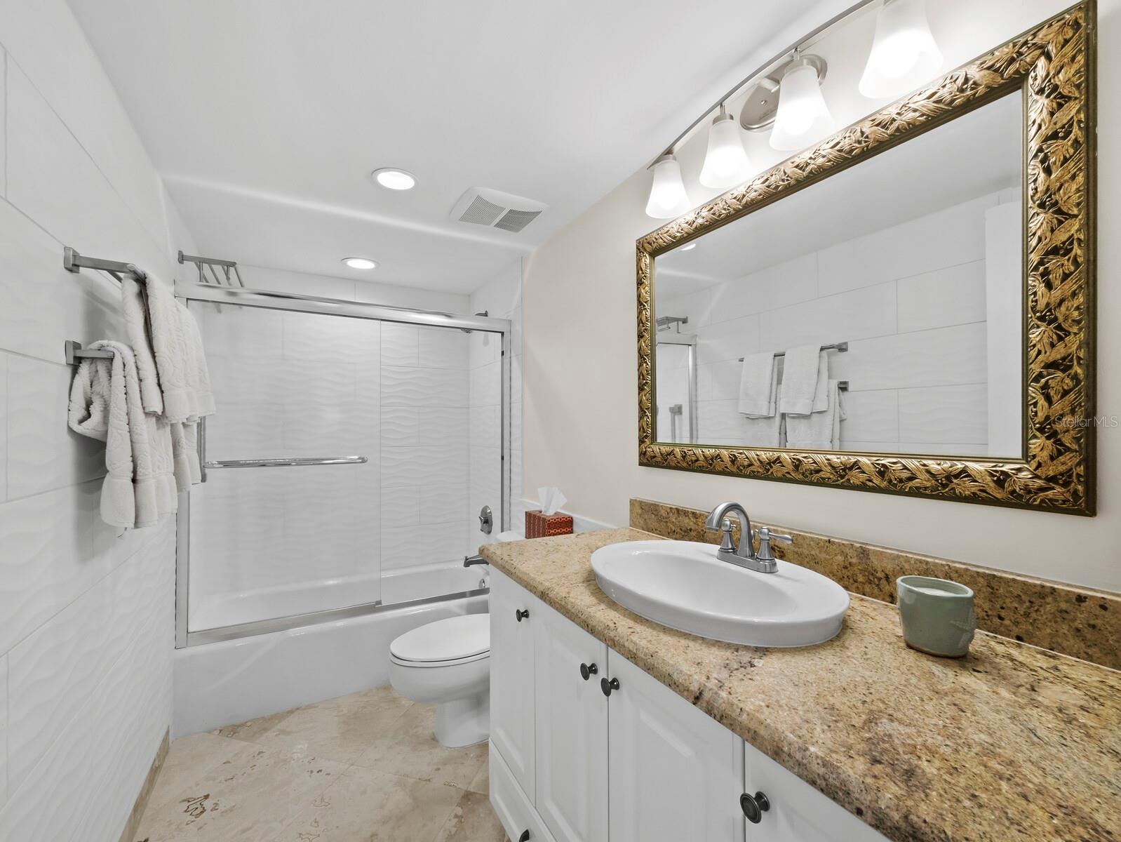 Image 14 of 38 For 2055 Gulf Of Mexico Drive G2-102