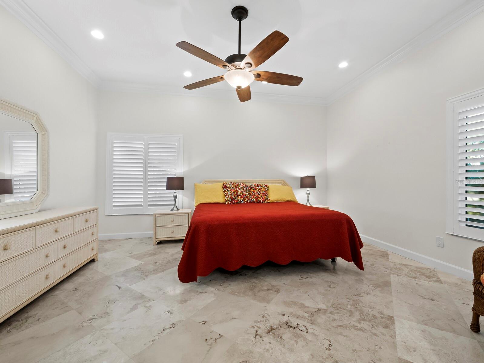 Image 16 of 38 For 2055 Gulf Of Mexico Drive G2-102