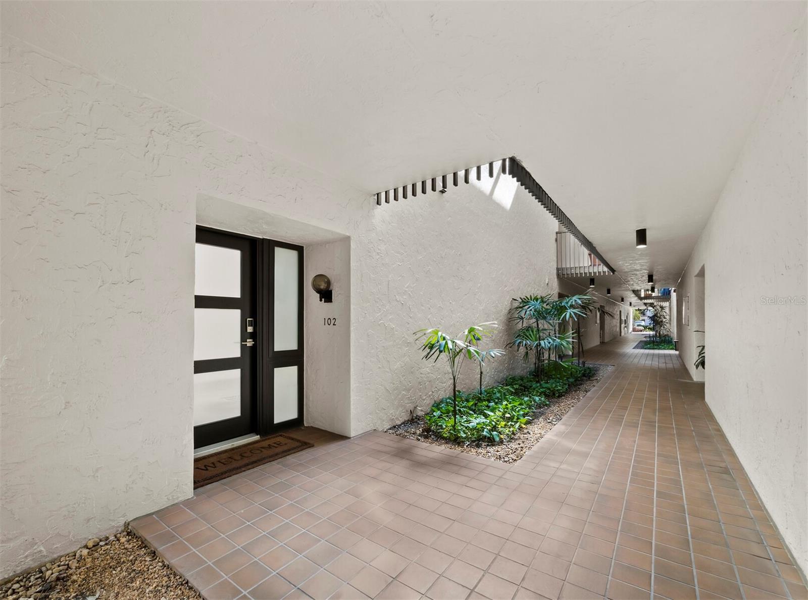 Image 23 of 38 For 2055 Gulf Of Mexico Drive G2-102