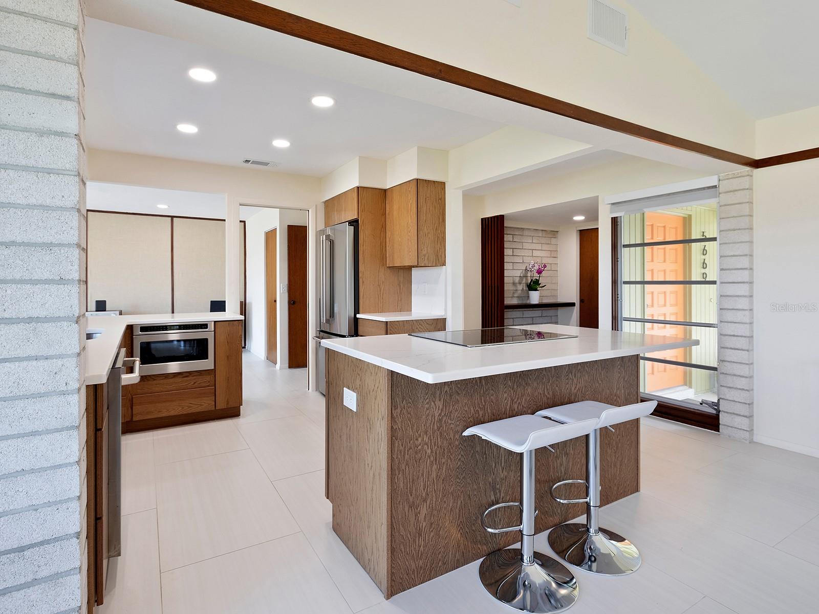 Image 14 of 34 For 5669 America Drive