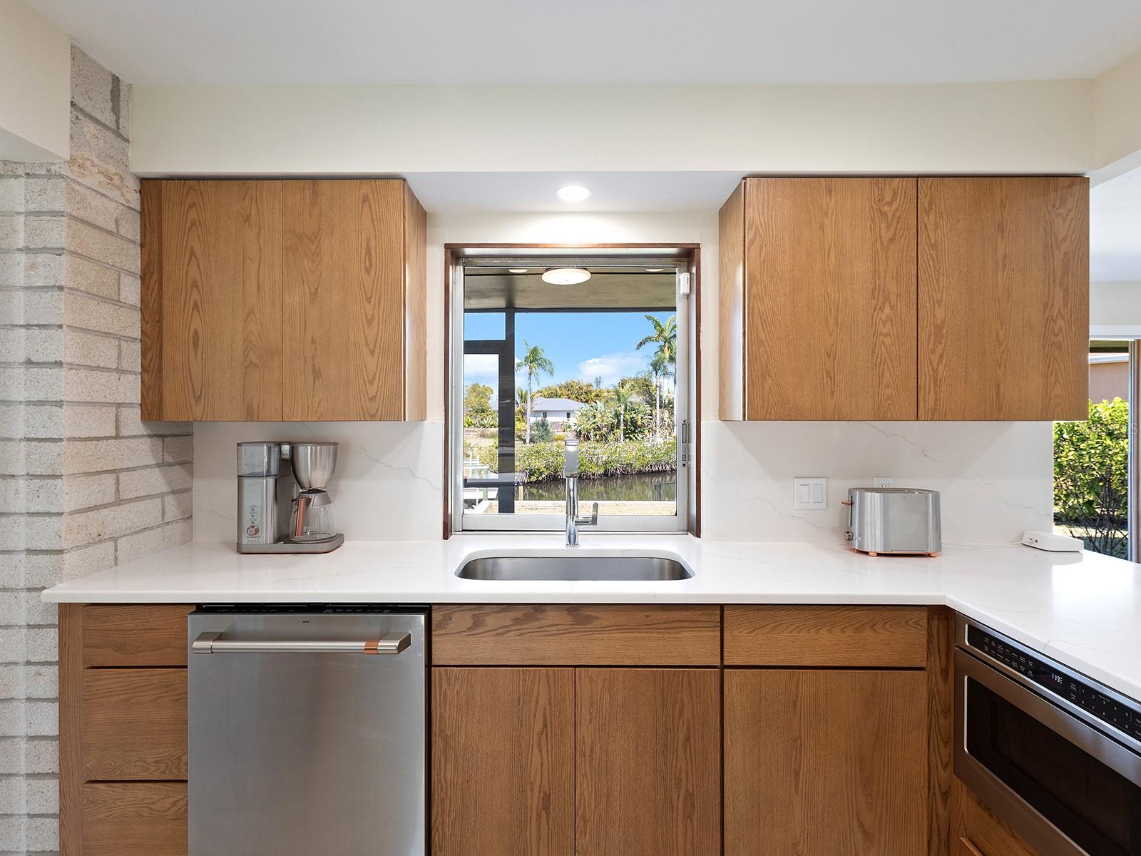 Image 17 of 34 For 5669 America Drive