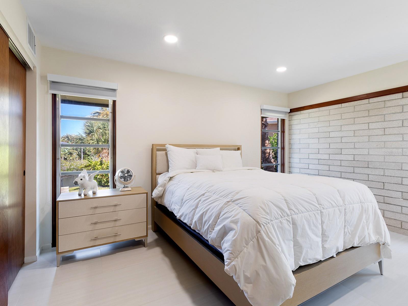 Image 28 of 34 For 5669 America Drive