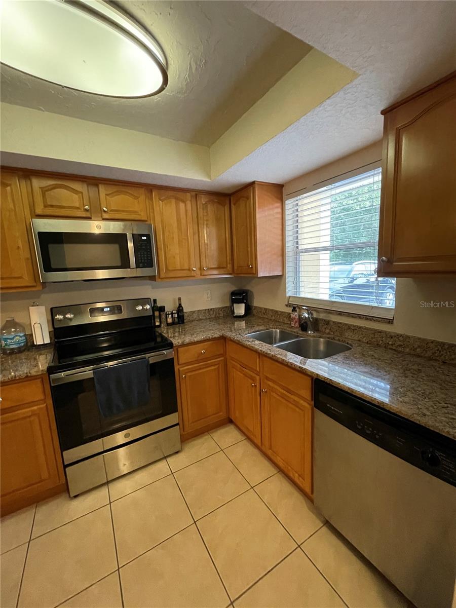 Image 11 of 38 For 918 La Costa Circle 3