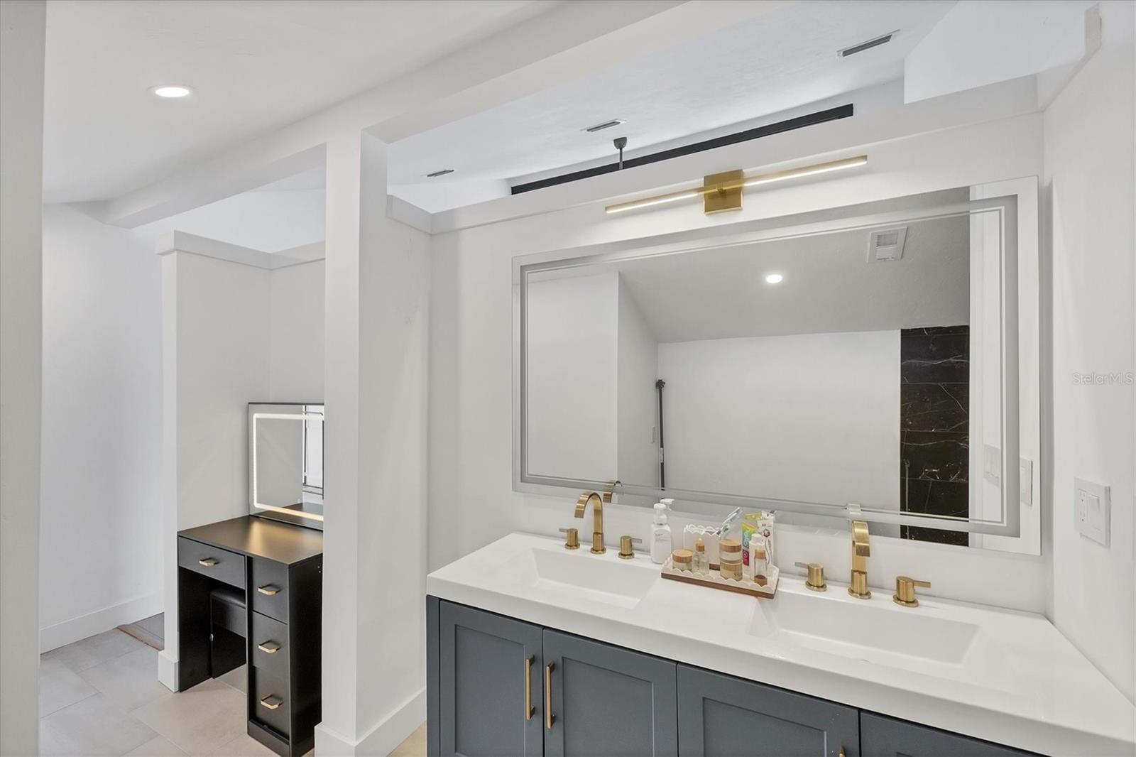 Image 24 of 66 For 4760 Meredith Lane