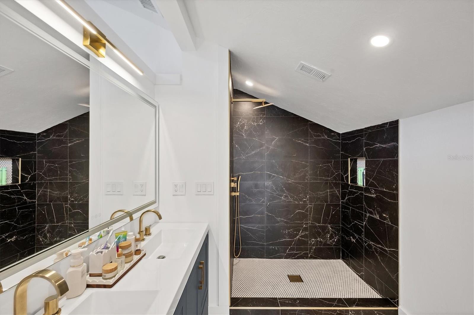 Image 25 of 66 For 4760 Meredith Lane