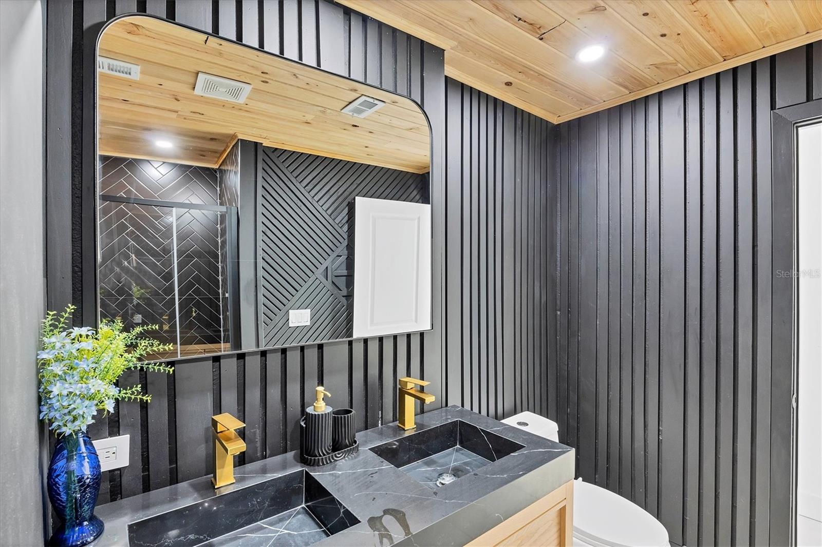 Image 35 of 66 For 4760 Meredith Lane