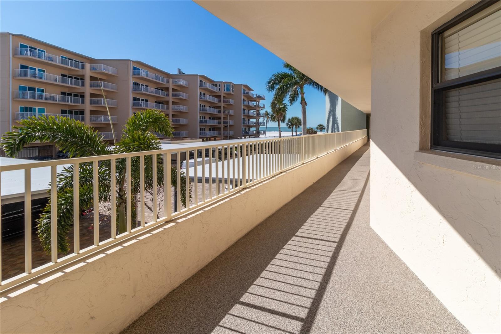 Image 16 of 46 For 5790 Midnight Pass Road 208