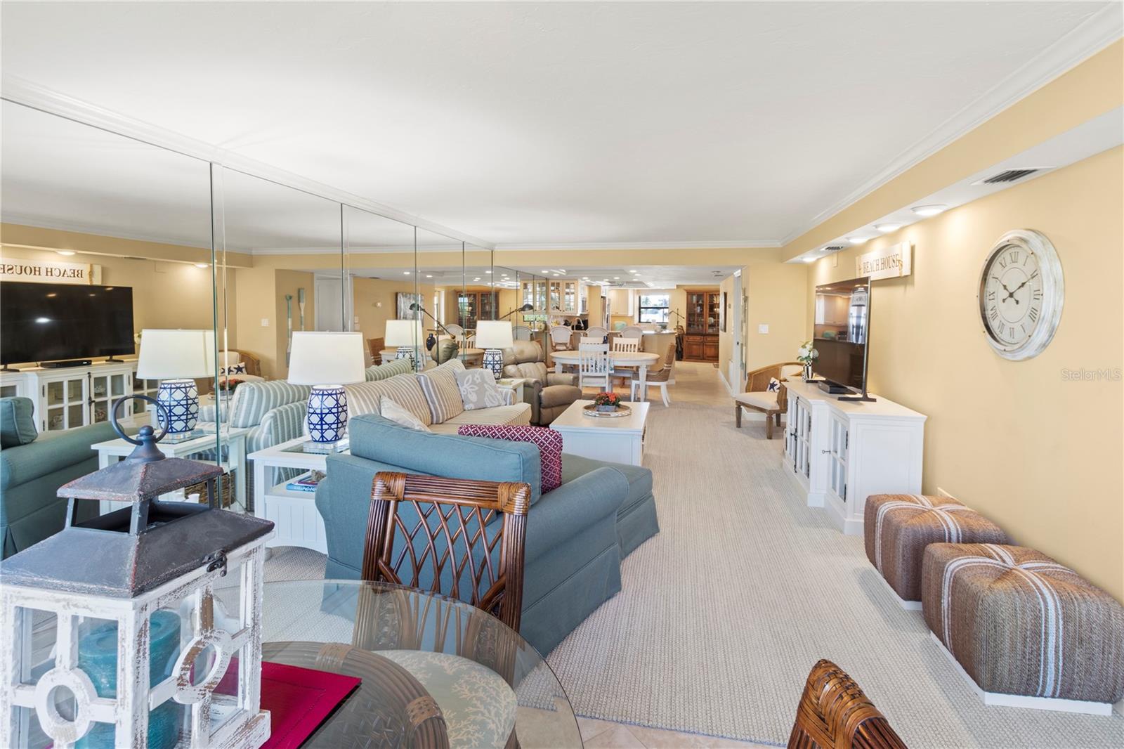 Image 30 of 46 For 5790 Midnight Pass Road 208