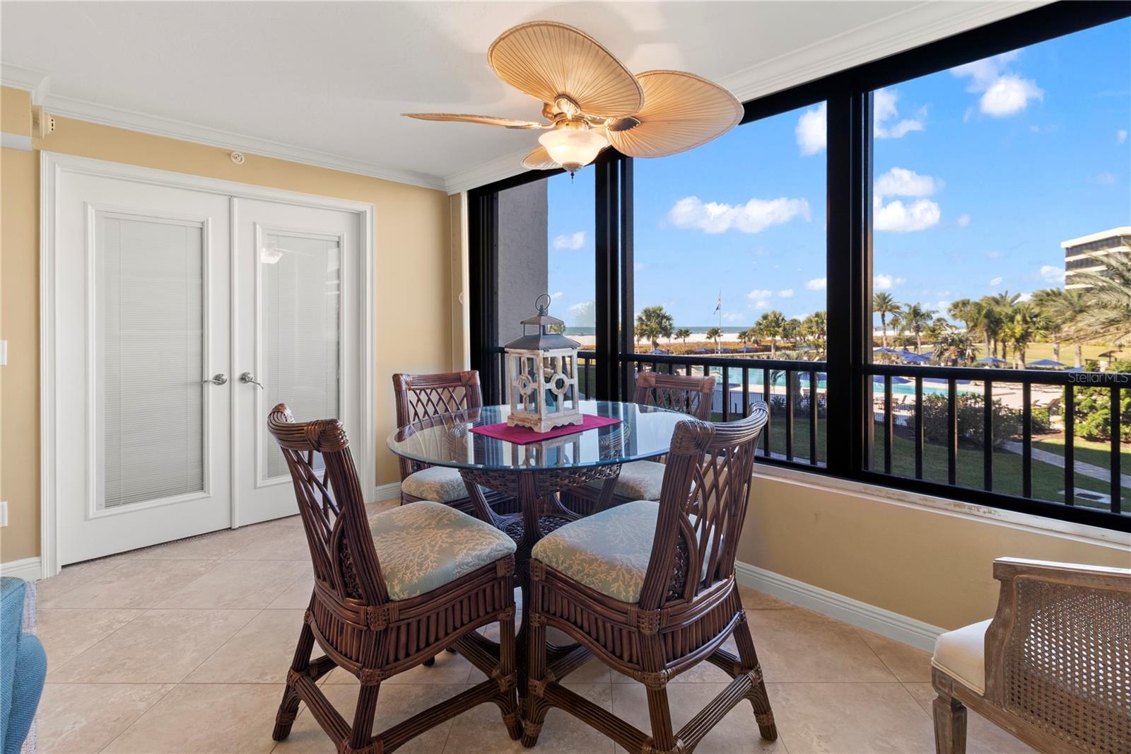 Image 31 of 46 For 5790 Midnight Pass Road 208