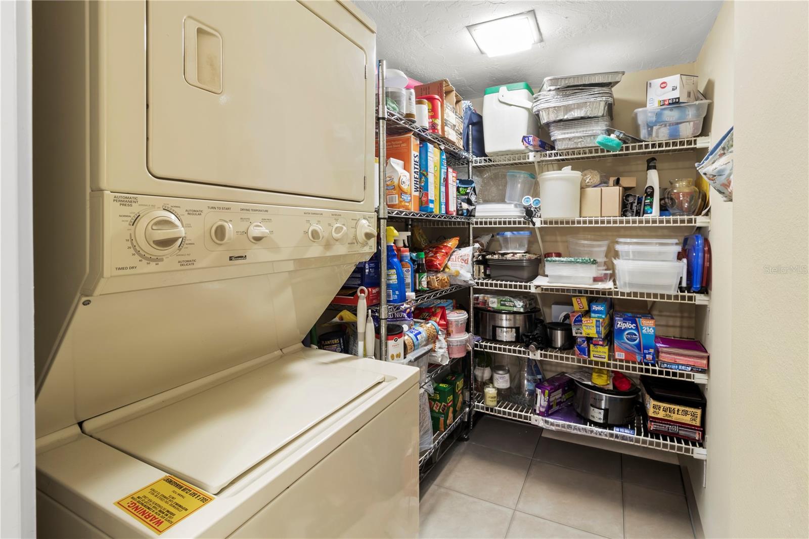 Image 38 of 46 For 5790 Midnight Pass Road 208