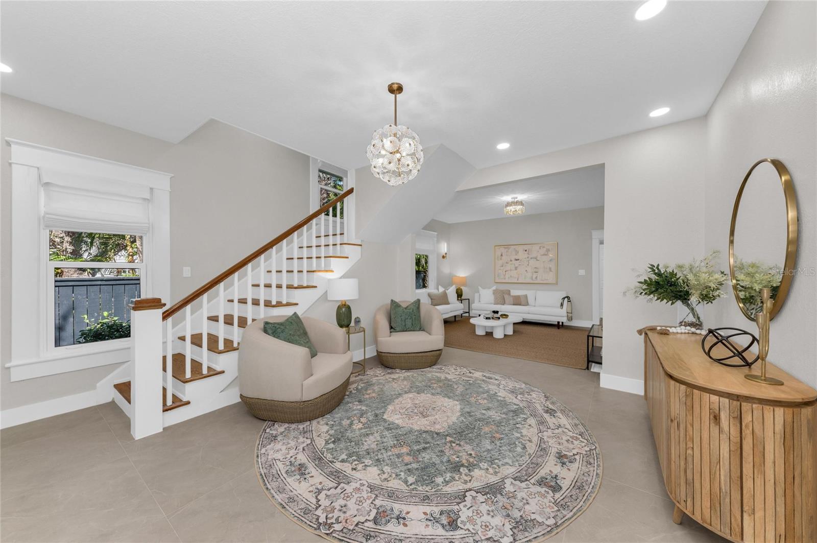 Listing photo id 12 for 1611 Hyde Park Street