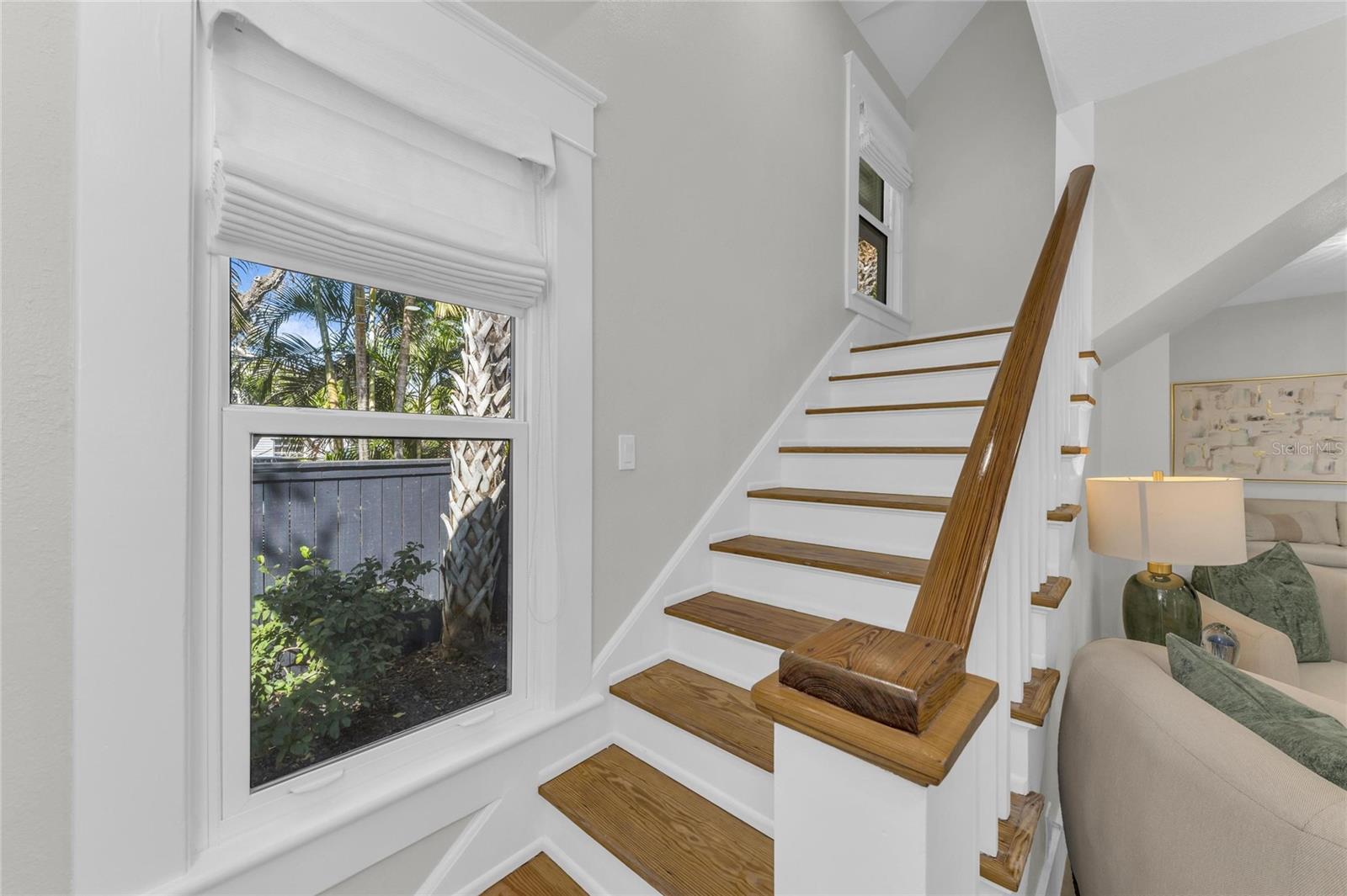 Listing photo id 45 for 1611 Hyde Park Street