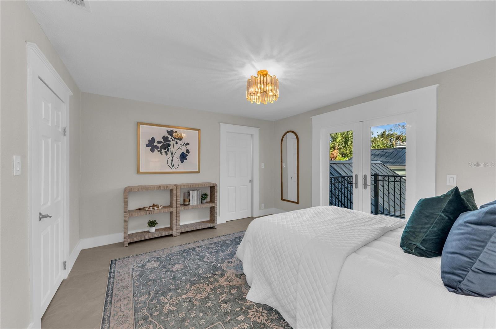 Listing photo id 57 for 1611 Hyde Park Street