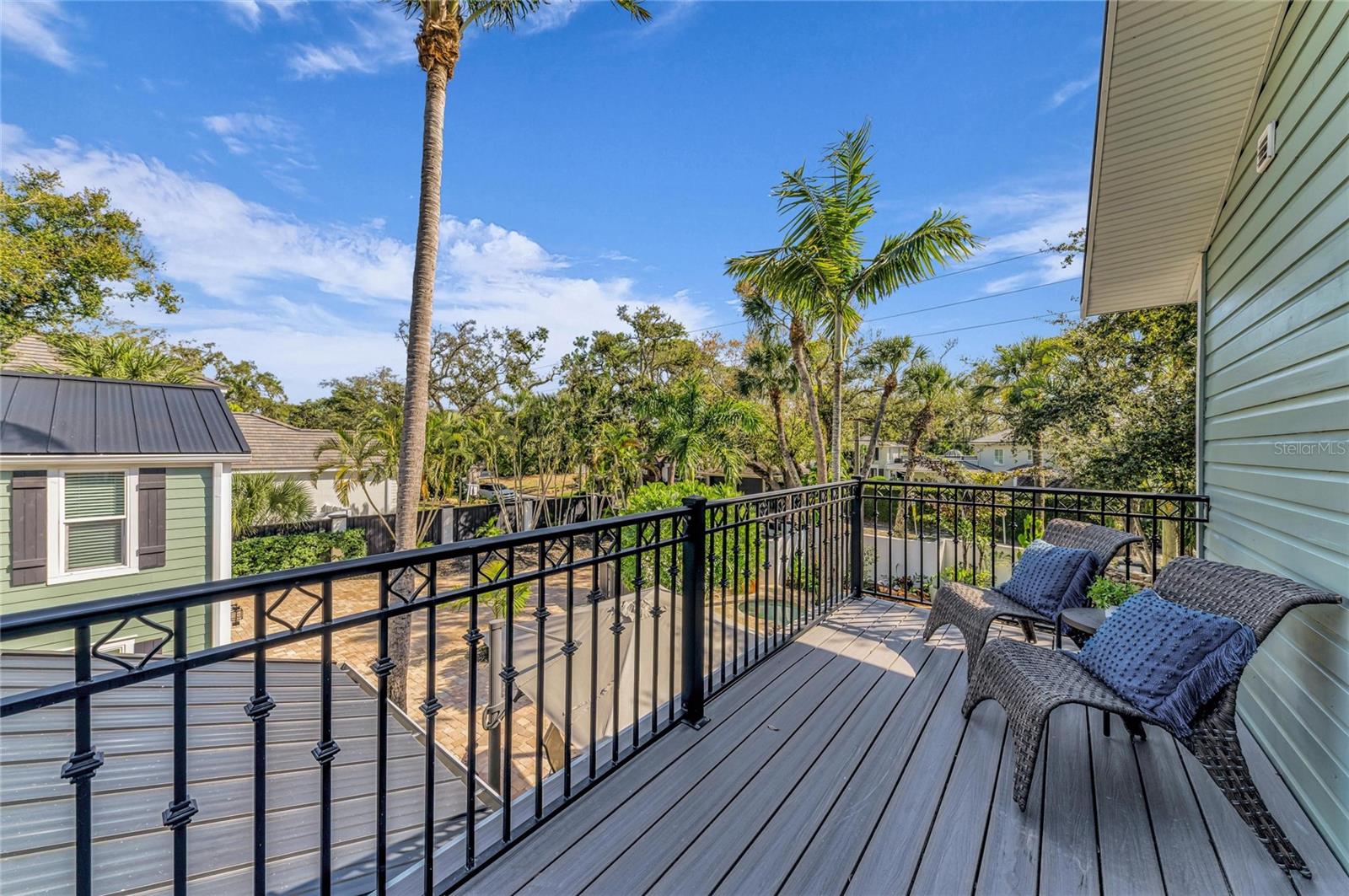 Listing photo id 59 for 1611 Hyde Park Street