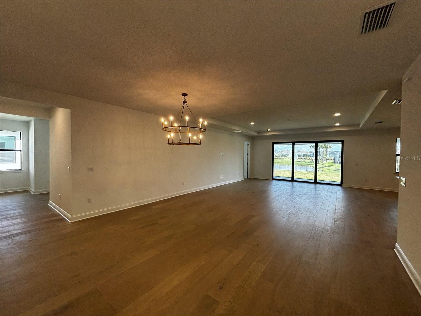 Listing photo id 9 for 5790 Freestone Circle