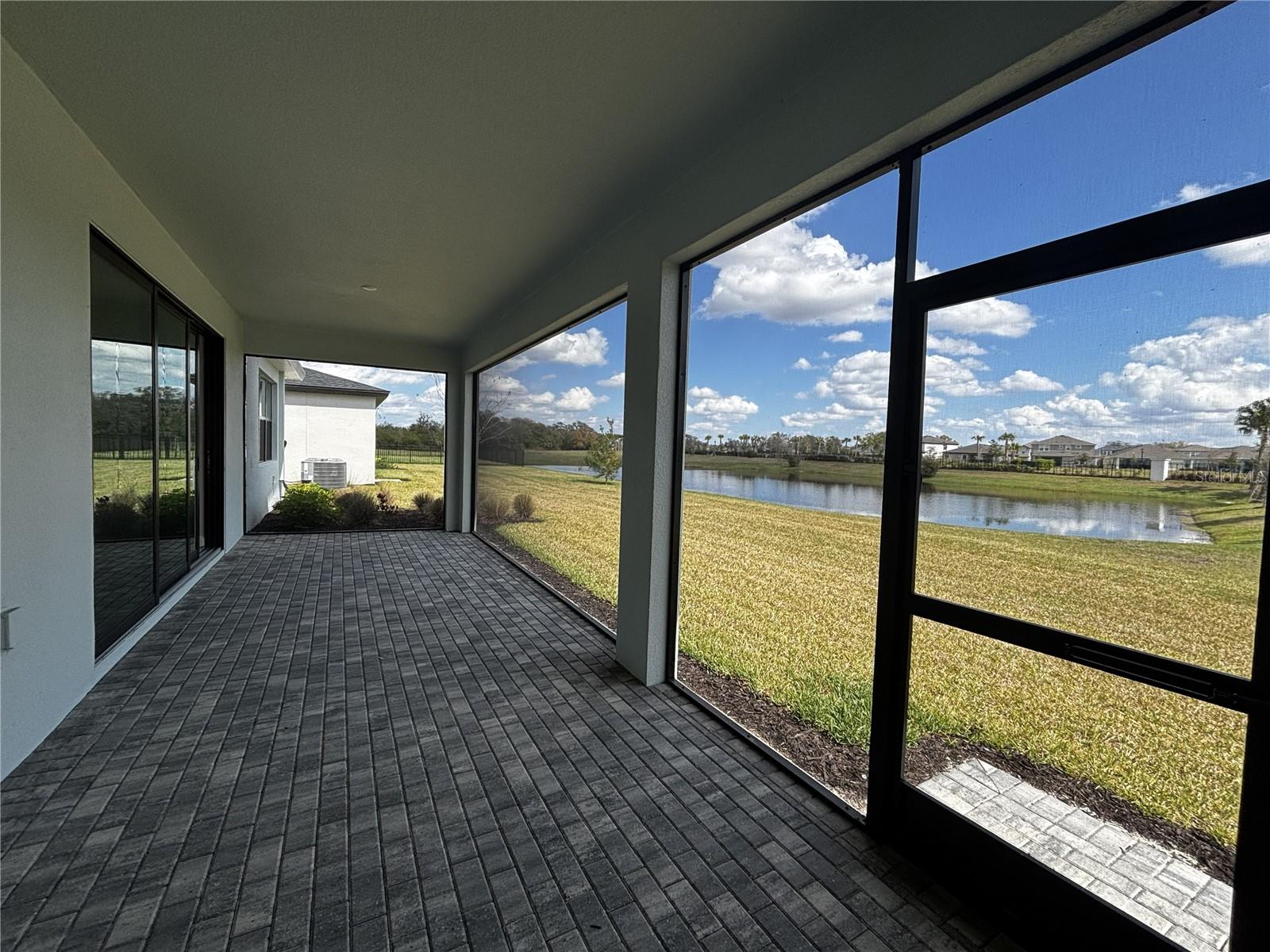 Listing photo id 3 for 5790 Freestone Circle