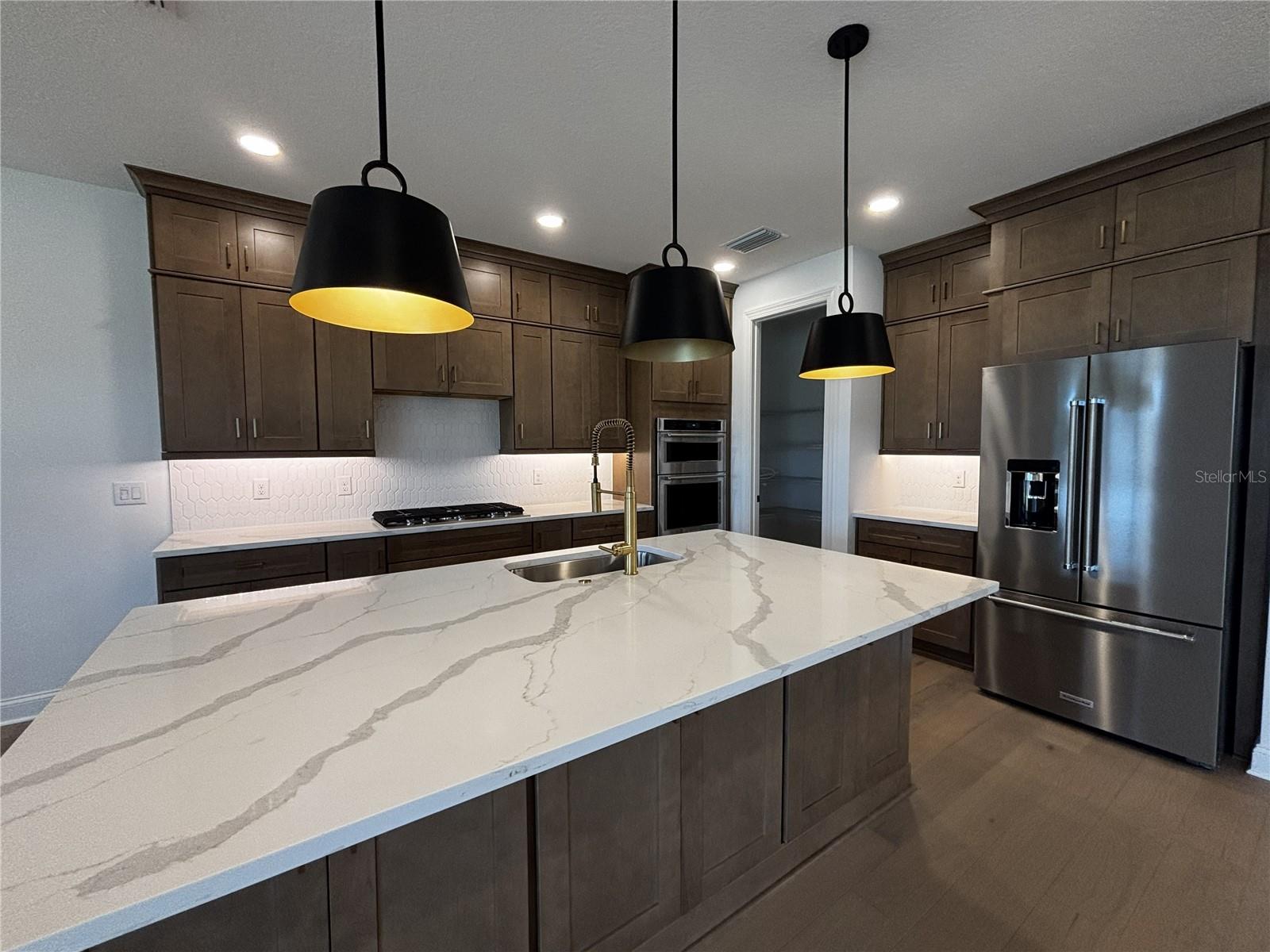 Listing photo id 5 for 5790 Freestone Circle