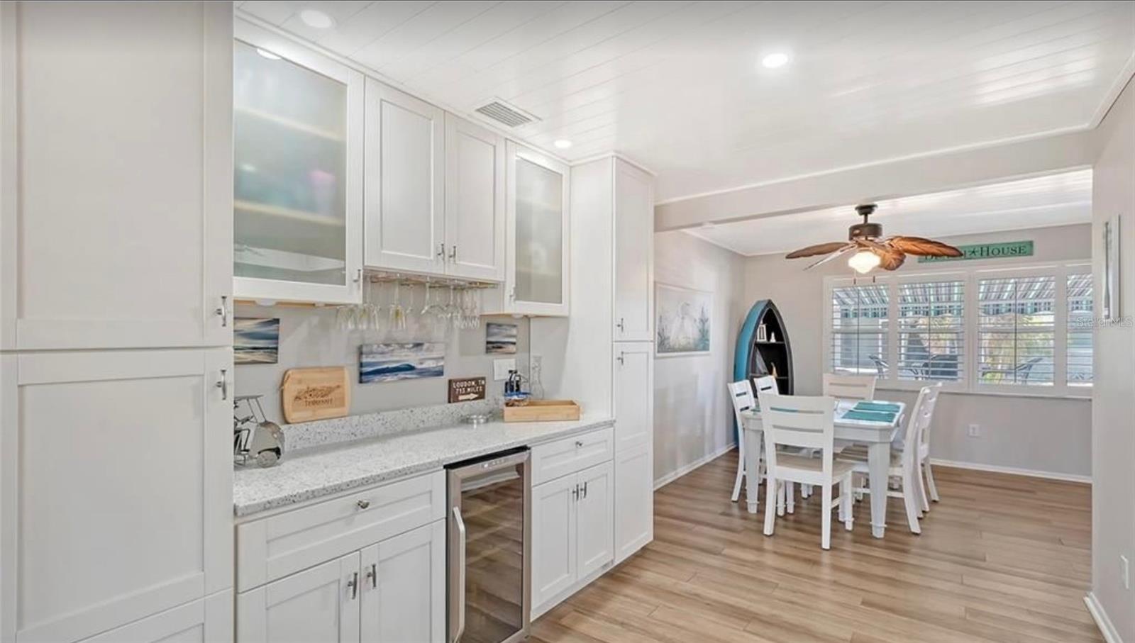 Listing photo id 2 for 1019 Beach Manor Center 35