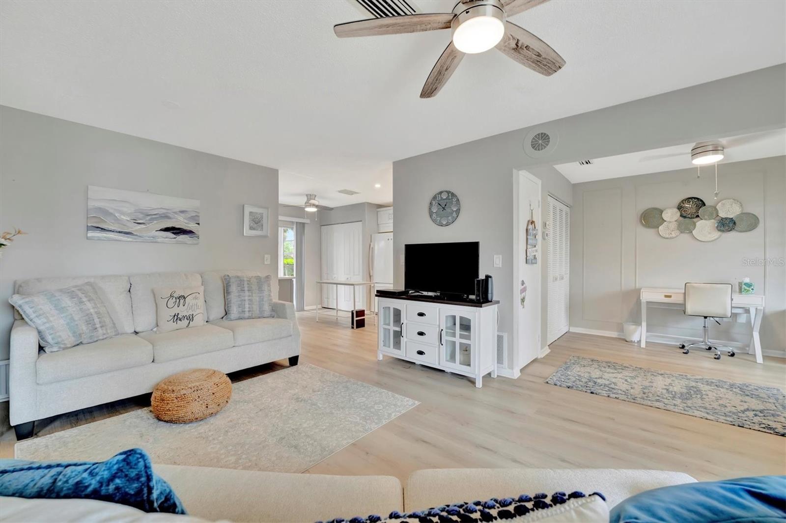 Image 18 of 52 For 4105 35th Avenue W 3