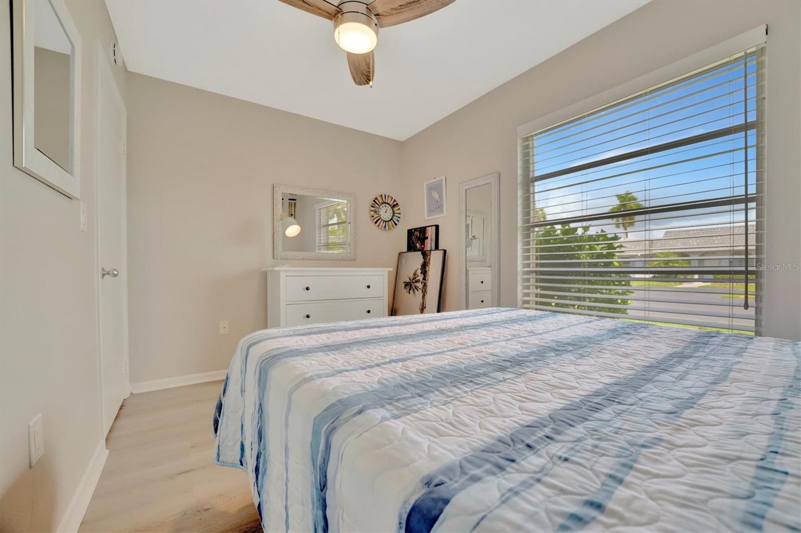 Image 36 of 52 For 4105 35th Avenue W 3