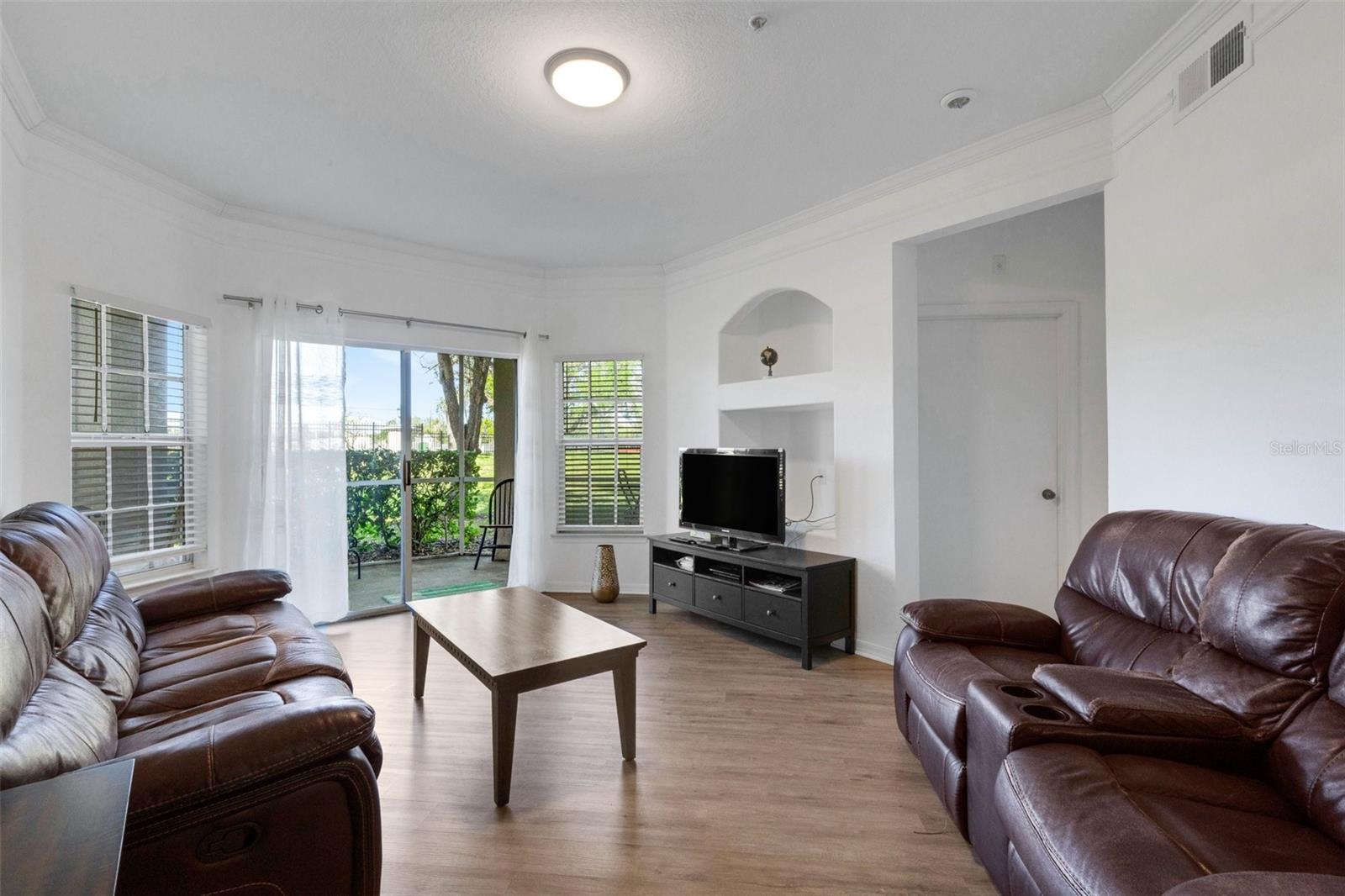 Image 16 of 40 For 5122 Northridge Road 112