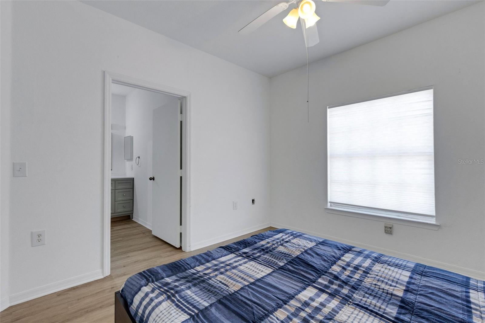 Image 20 of 40 For 5122 Northridge Road 112