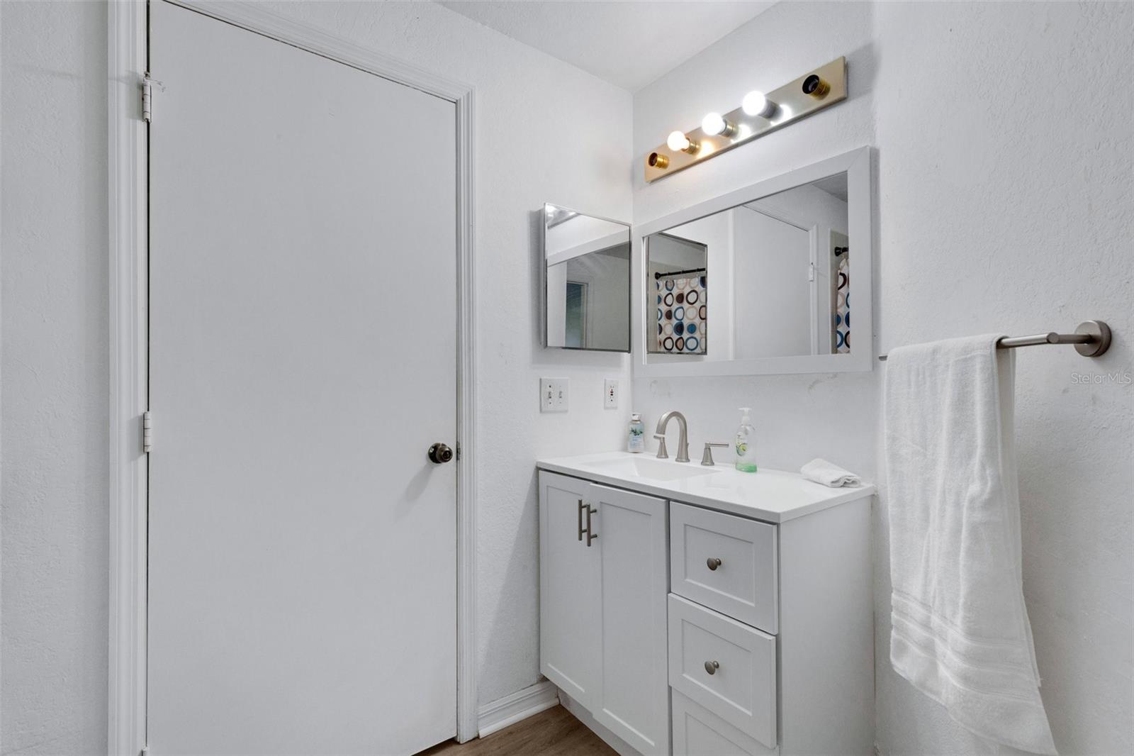 Image 24 of 40 For 5122 Northridge Road 112