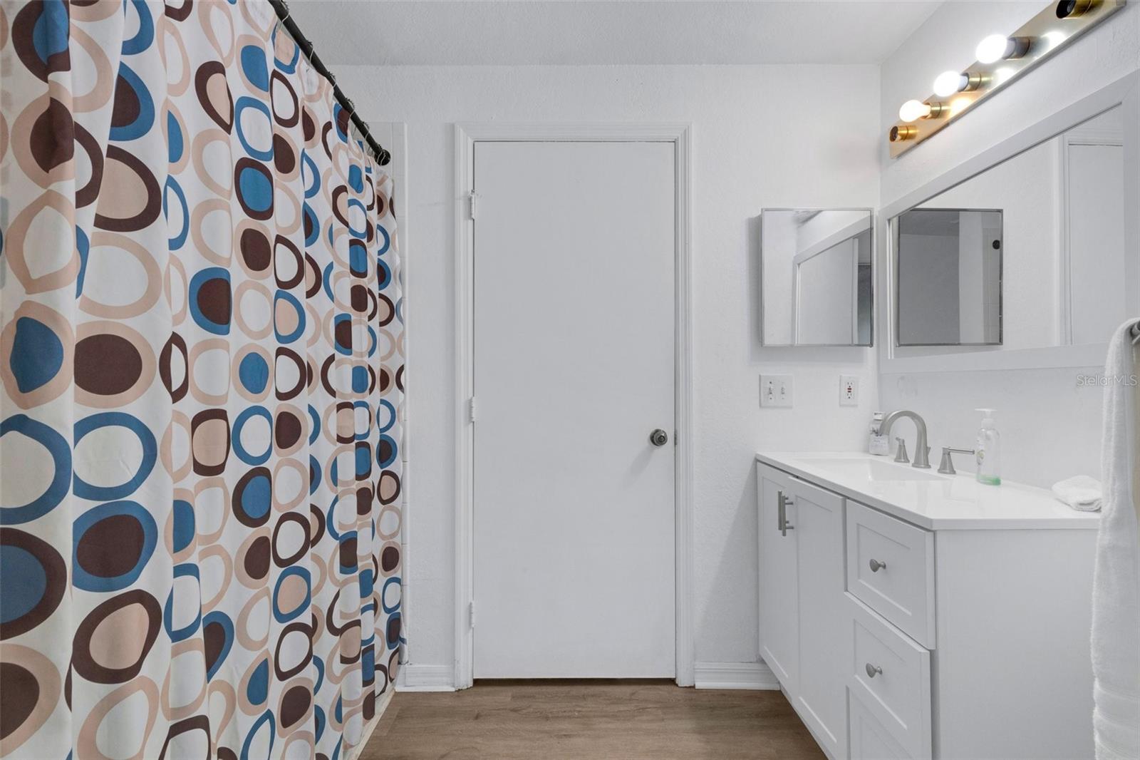 Image 25 of 40 For 5122 Northridge Road 112