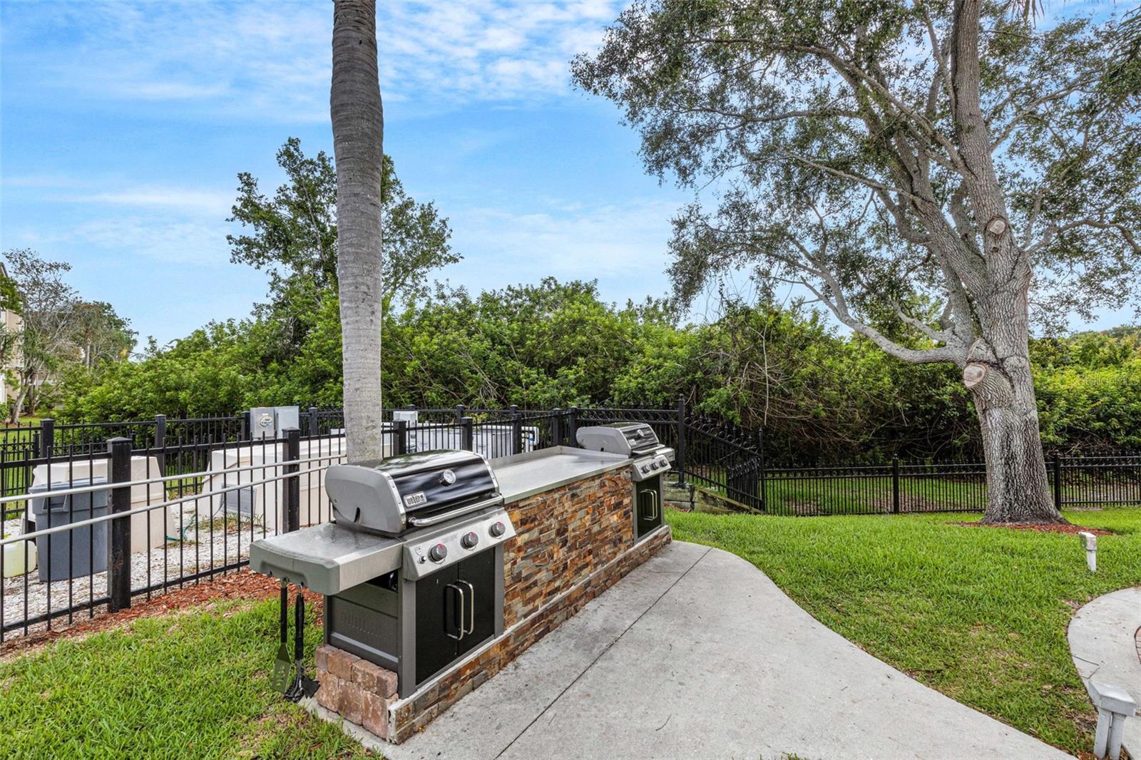 Image 33 of 40 For 5122 Northridge Road 112