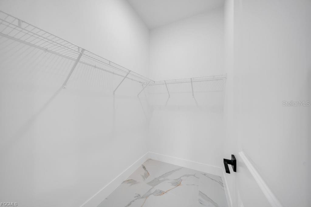 Image 11 of 50 For 225-227 Homer Avenue S