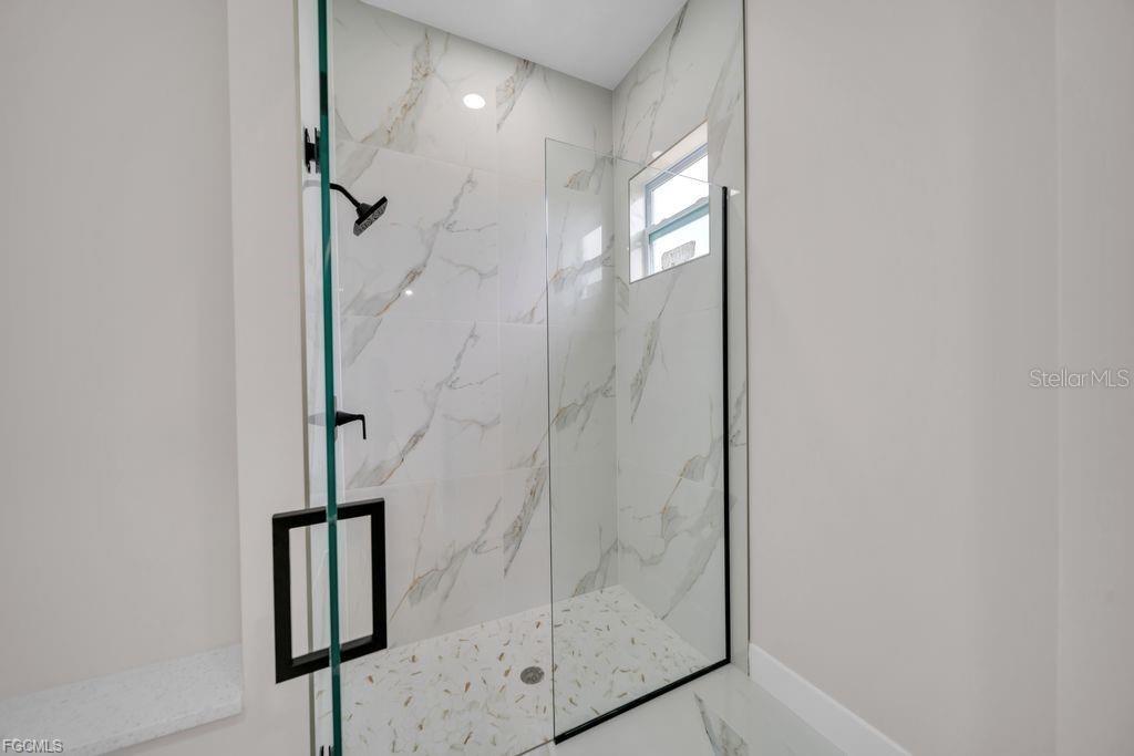 Image 14 of 50 For 225-227 Homer Avenue S