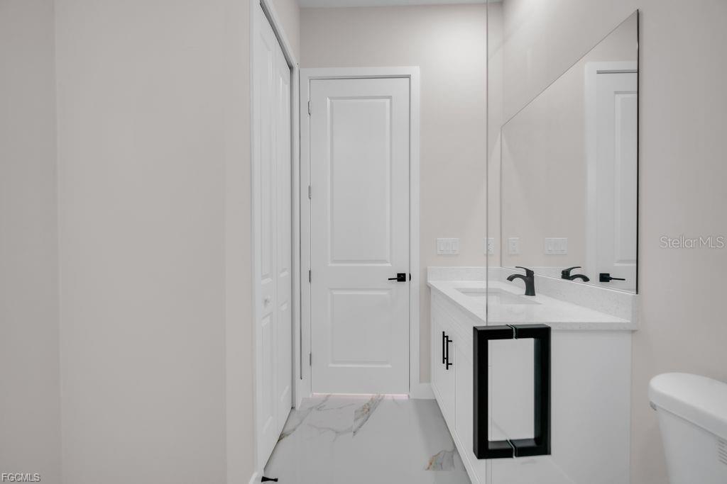 Image 15 of 50 For 225-227 Homer Avenue S