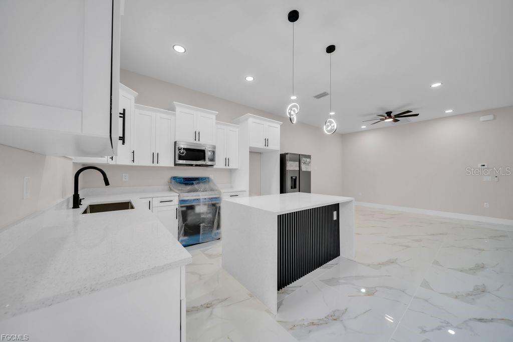 Image 7 of 50 For 225-227 Homer Avenue S