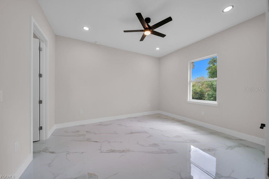 Image 9 of 50 For 225-227 Homer Avenue S