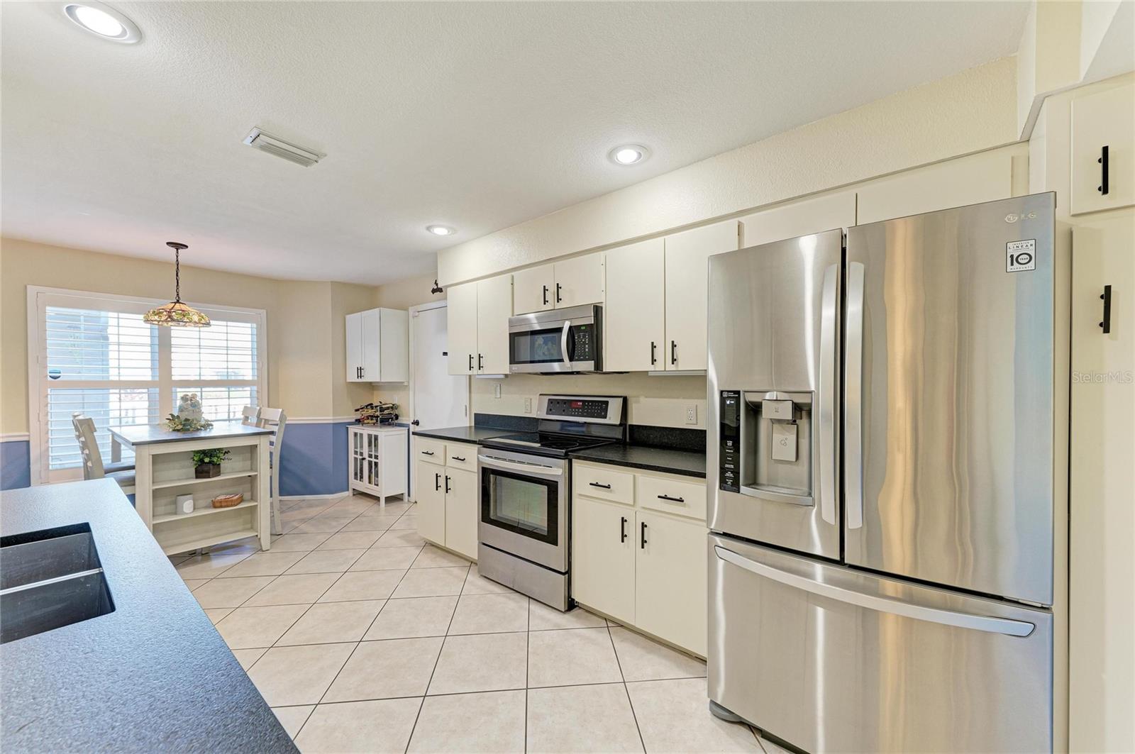 Image 8 of 75 For 3486 51st Avenue Cir W  254